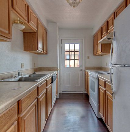 5th image of 509 Peterson Dr APT 208