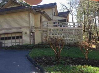 30 Oak Gate Dr, Hendersonville, NC 28739