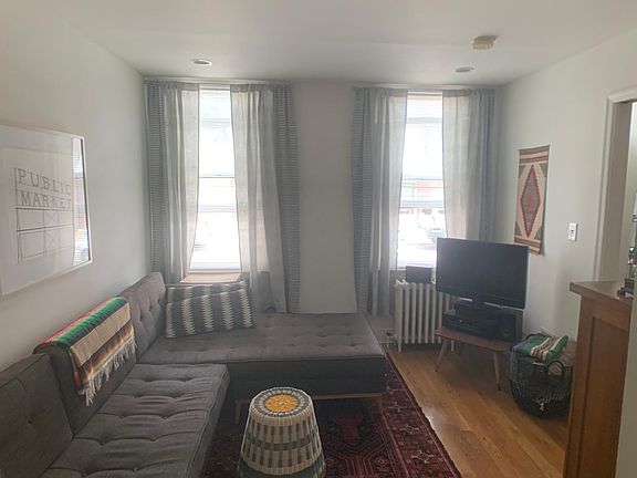 2nd image of 838 Morris St