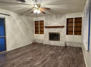 714 W 5th St, Idalou, TX 79329