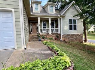 95 Hidden Falls Dr, Hull, GA 30646