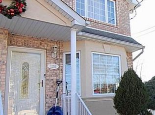 120 Aviston St, Staten Island, NY 10306