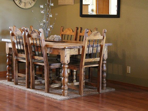 Room for full-sized dining