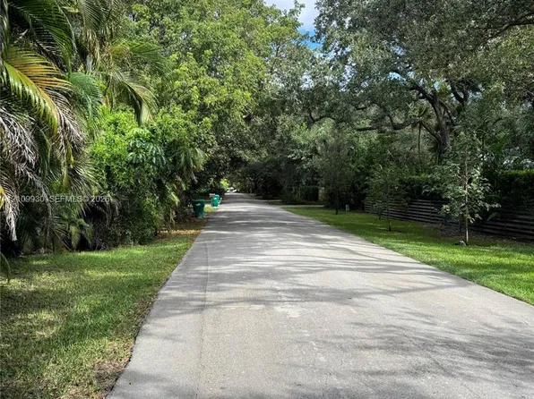 9300 SW 61st Ct, Pinecrest, FL 33156