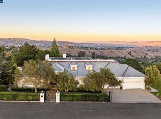 75 Donald Dr, Orinda, CA 94563