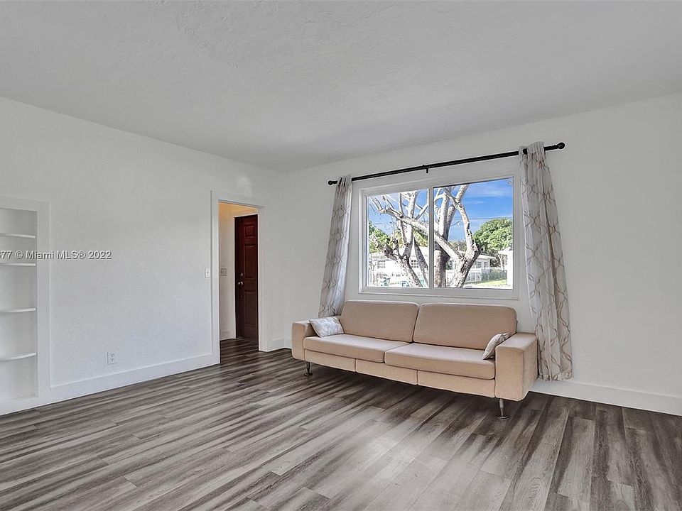1st image of 1140 NE 111th St #1