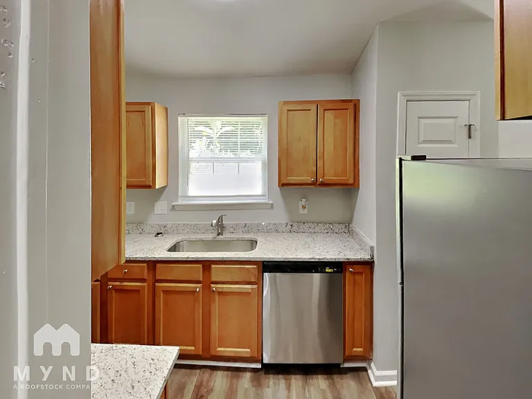 3604 Oakwood Rd — Photo 3