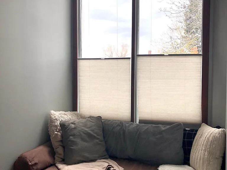 window nook, bown seat cusin comes with house