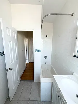 Rented by Showcase Realty | media 7