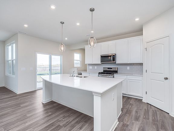 2nd image of 6921 Hornbeam Cir