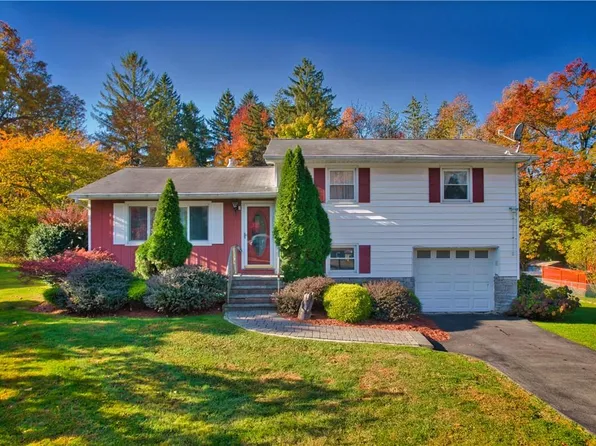 28 Dennis Drive, Goshen, NY 10958