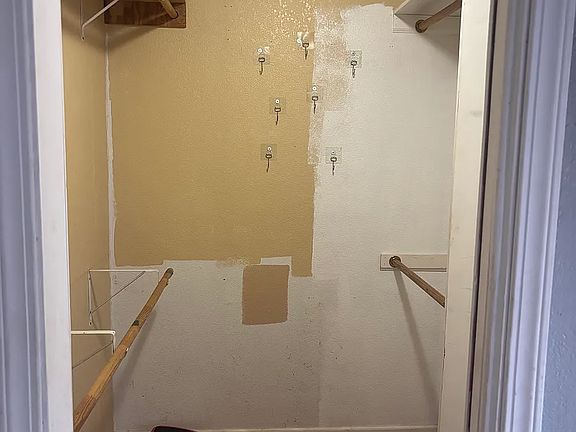 4th image of 2231 W Elmwood Ave