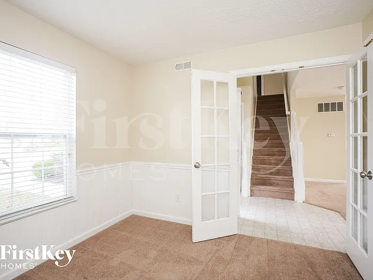 10883 Ashwood Dr — Photo 4