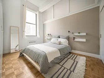 Sold by Nancy Packes Inc.