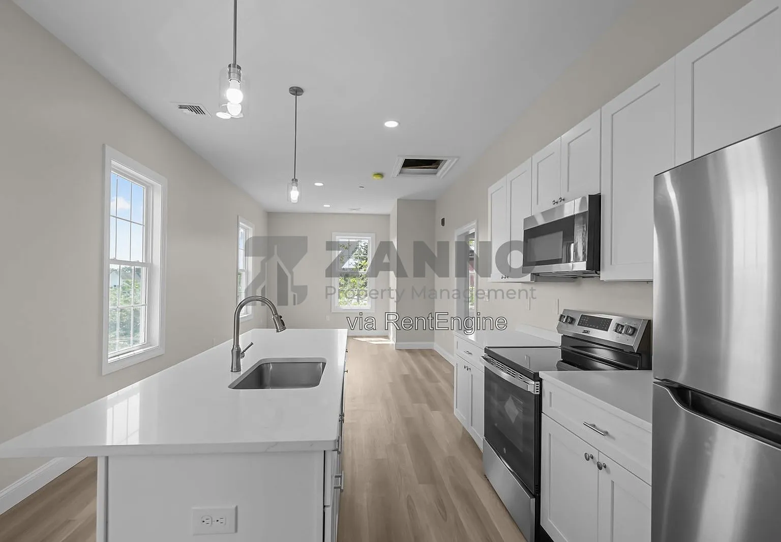2 bed, 1.0 bath, 734 sqft, $2,350 — Photo 1