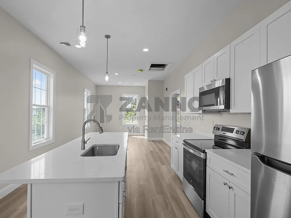 500 Main St #3F