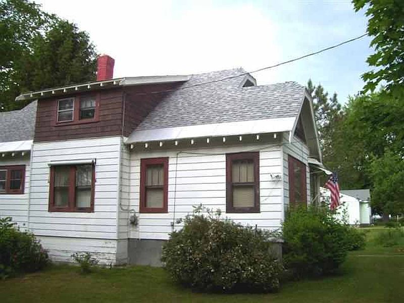 3rd image of 126 S CRYSTAL Street