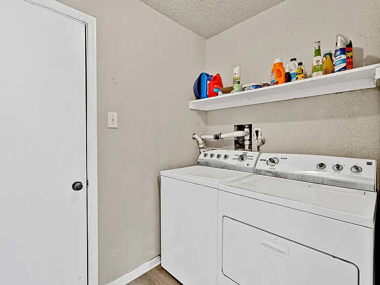 308 Mack Dr — Photo 3