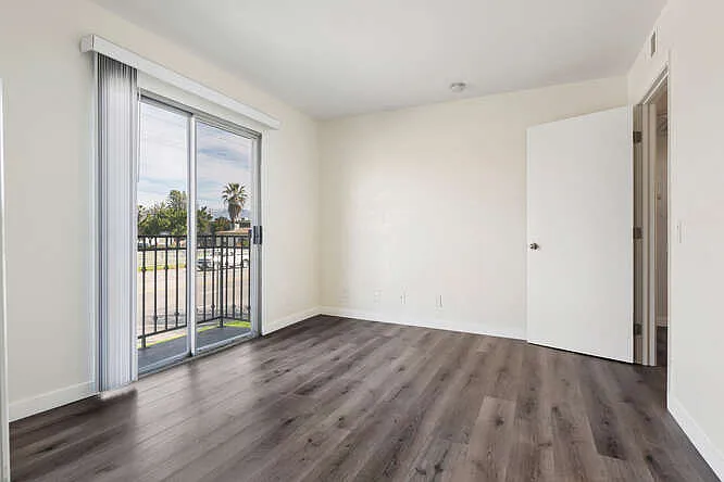 10848 Victory Blvd #23 — Photo 7