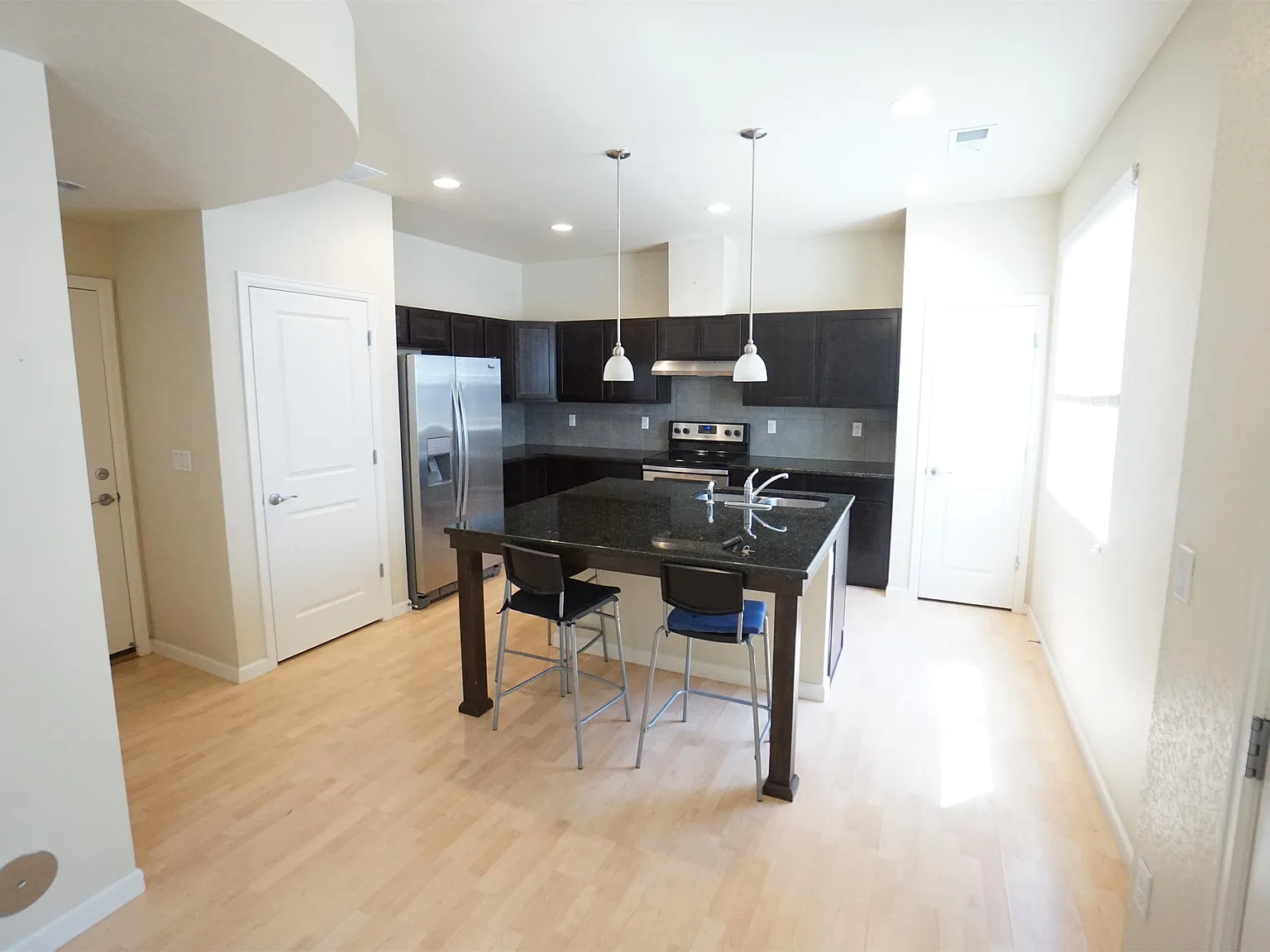 2221 Ulster St - - — Photo 2