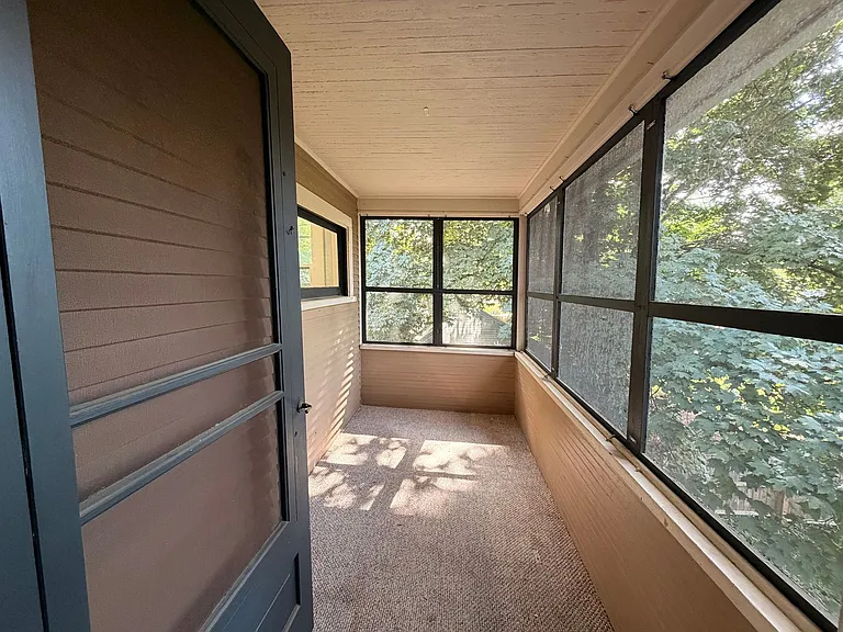 254 Warren Ave SE — Photo 22