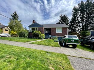 1517 NE 70th St, Seattle, WA 98115