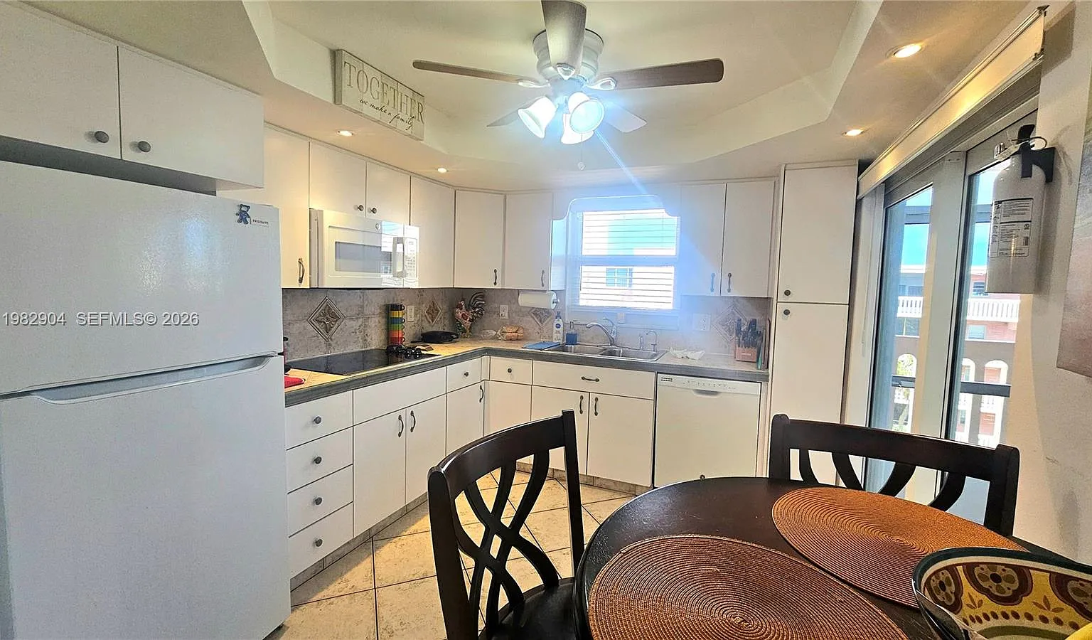 Eldorado Plaza West Condo — Photo 3