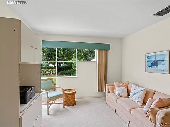 4th image of 2019 NW Laurel Oak Ln