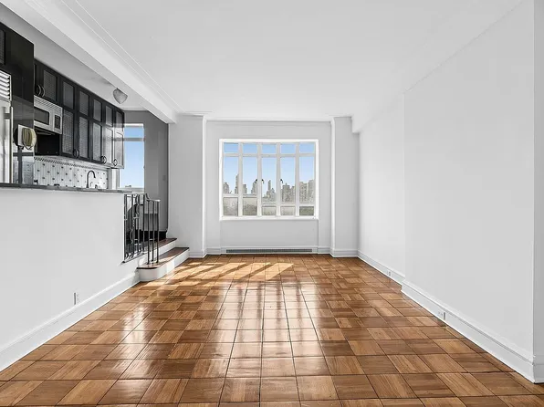 25 Central Park W APT 12P, New York, NY 10023