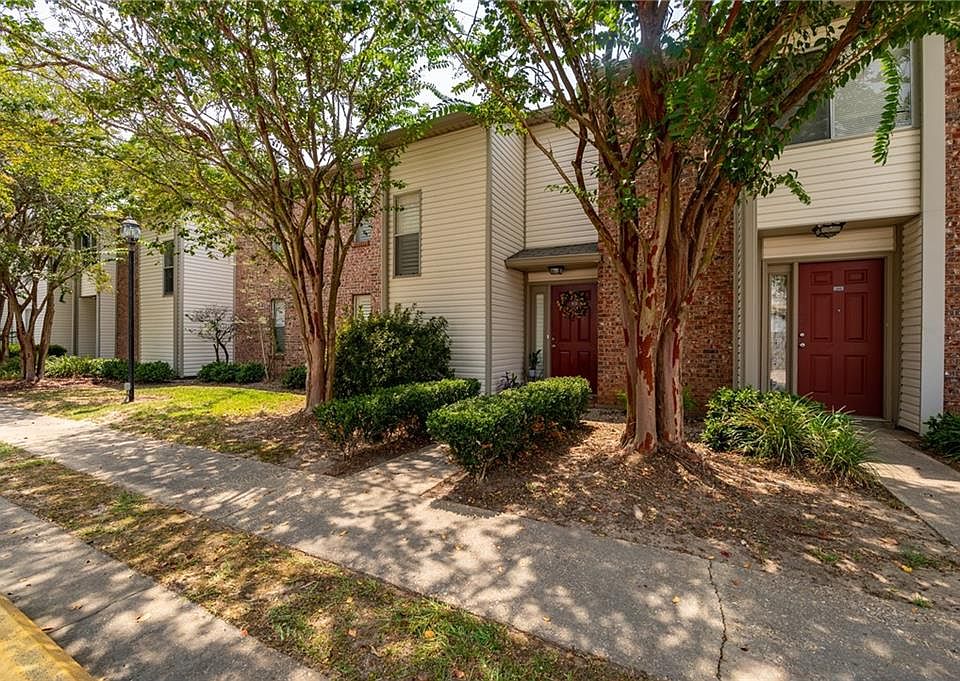 1st image of 206 Parkview Blvd #206