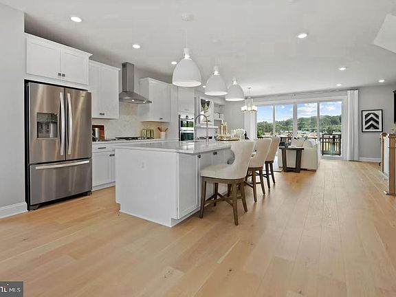 3rd image of 1863 Oakview Crest Dr