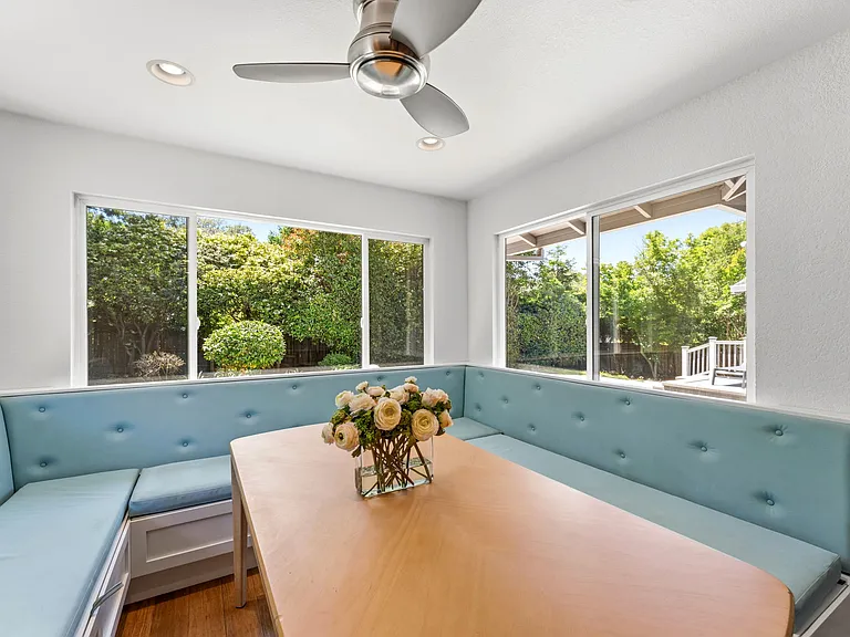 3072 Latham Ln — Photo 36