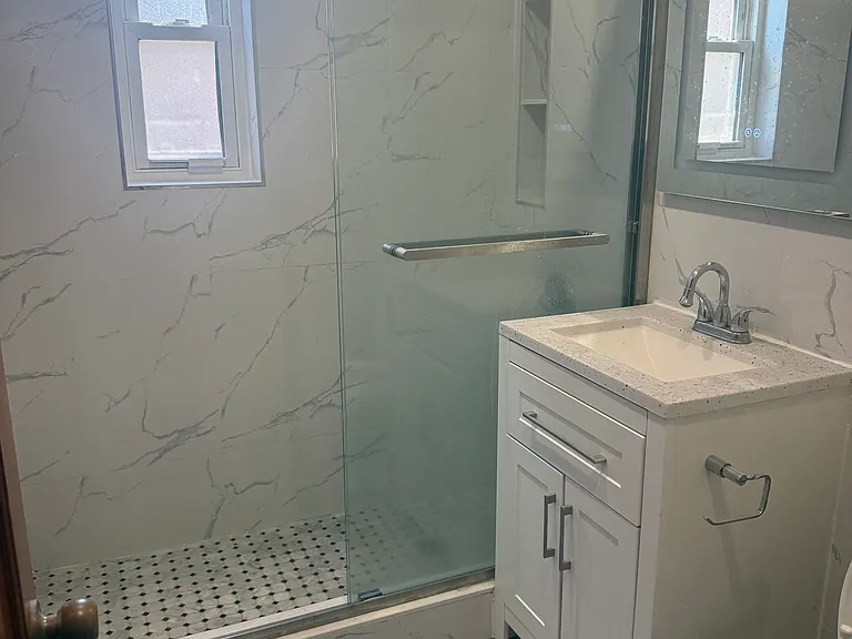 1702 Parkview Ave #2 — Photo 3
