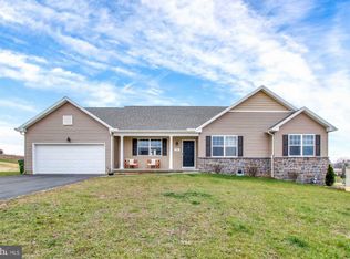 170 Cedarlyn Dr, York, PA 17408