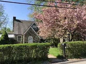 101 Elm Rd photo 1