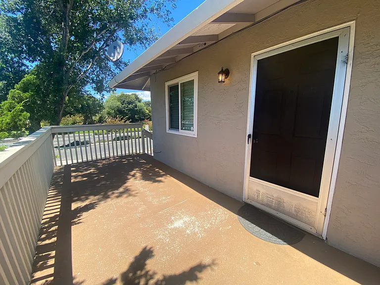 2413 Clay St — Photo 15