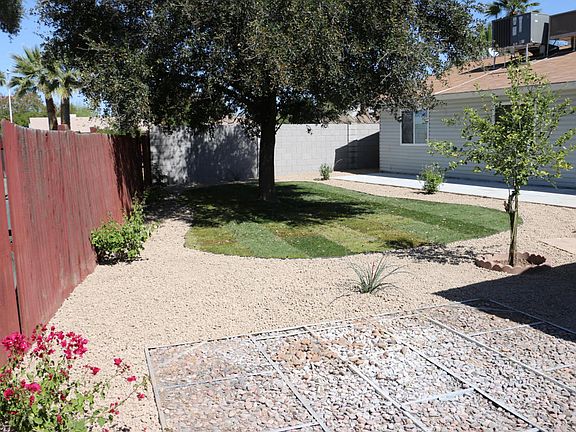 3rd image of 4010 S Hanna Dr