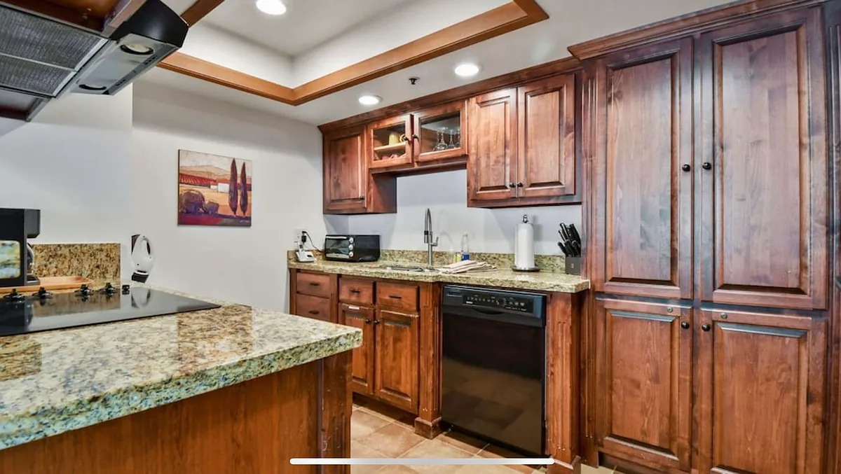 Building Photo - 1583 Lakeside Cir