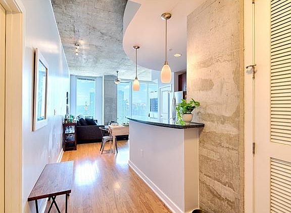 5th image of 360 Nueces St APT 2706