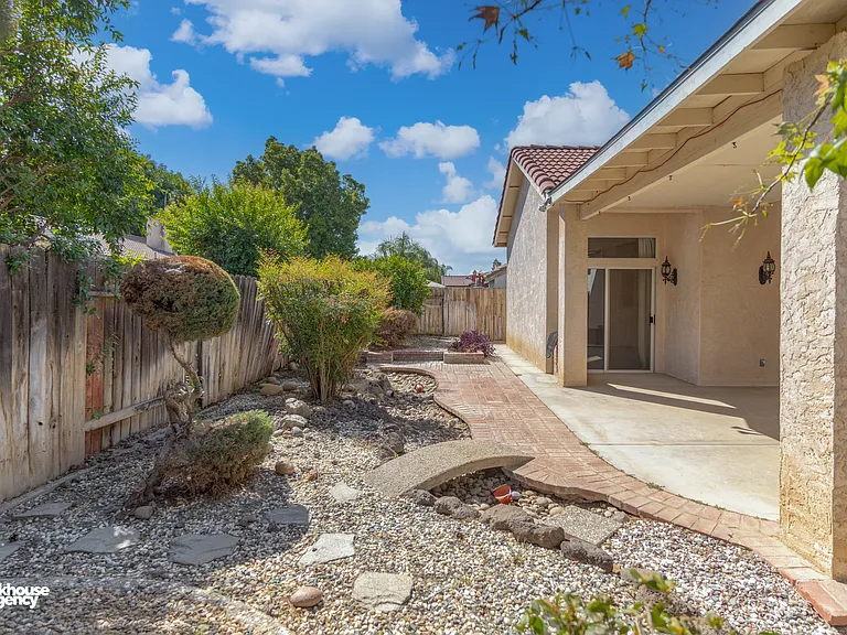 10621 Tivoli Ct — Photo 27