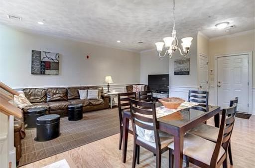 5th image of 215 Harvard St #25