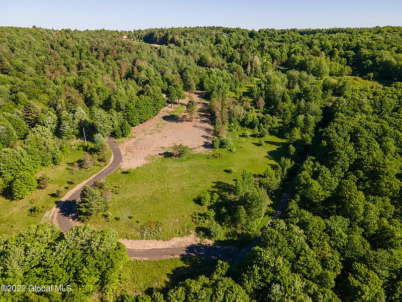 5th image of 157 MOUNTAIN POINT Road