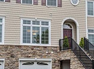 10 Sandra Ct, Old Bridge, NJ 08857