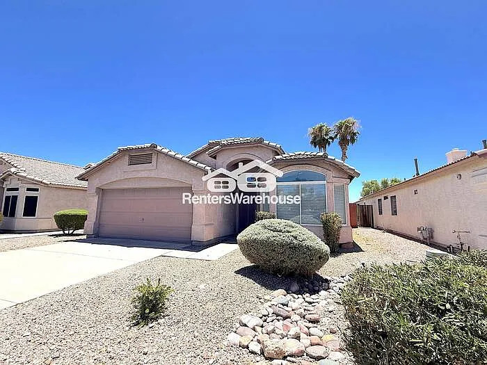 8757 E Avalon Dr — Photo 1