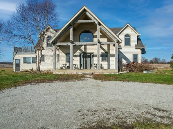 3591 E 8000s Rd, Saint Anne, IL 60964