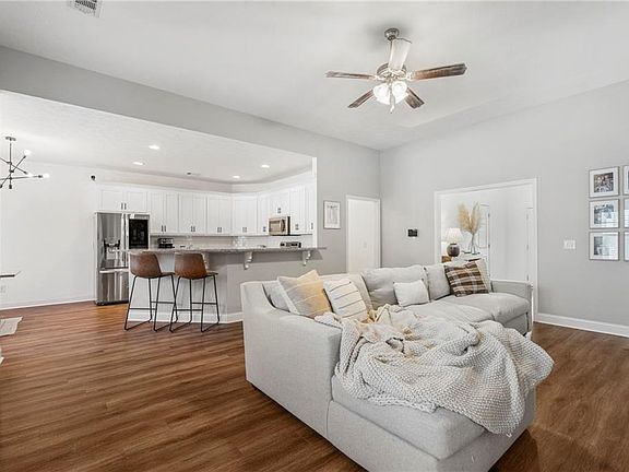4th image of 868 Lee Road 2087