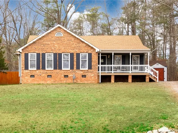 2830 Pine Meadows Cir, Chester, VA 23831