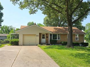 105 NW 65th St, Gladstone, MO 64118