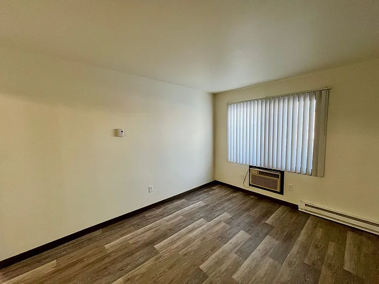 1010 Sawyer Dr — Photo 25