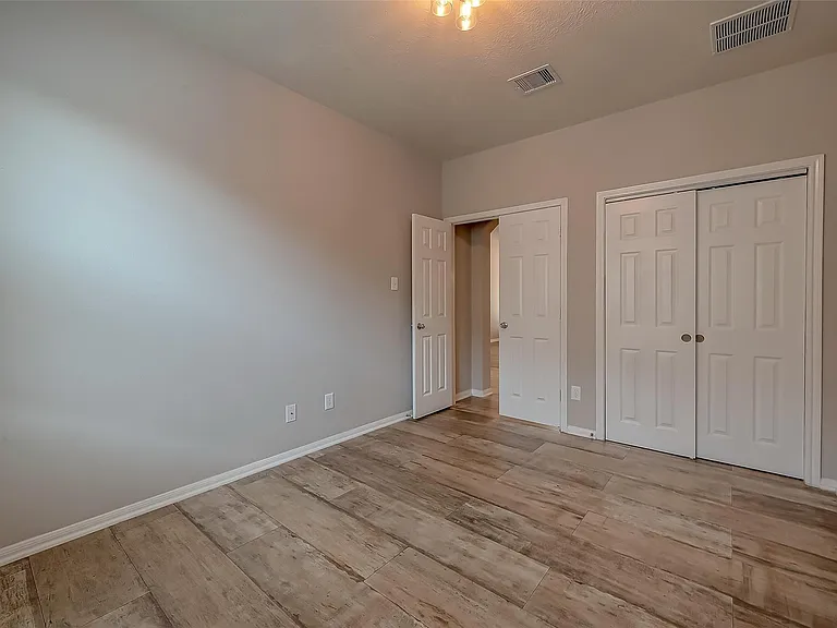 8306 Hampton Bay Dr — Photo 29